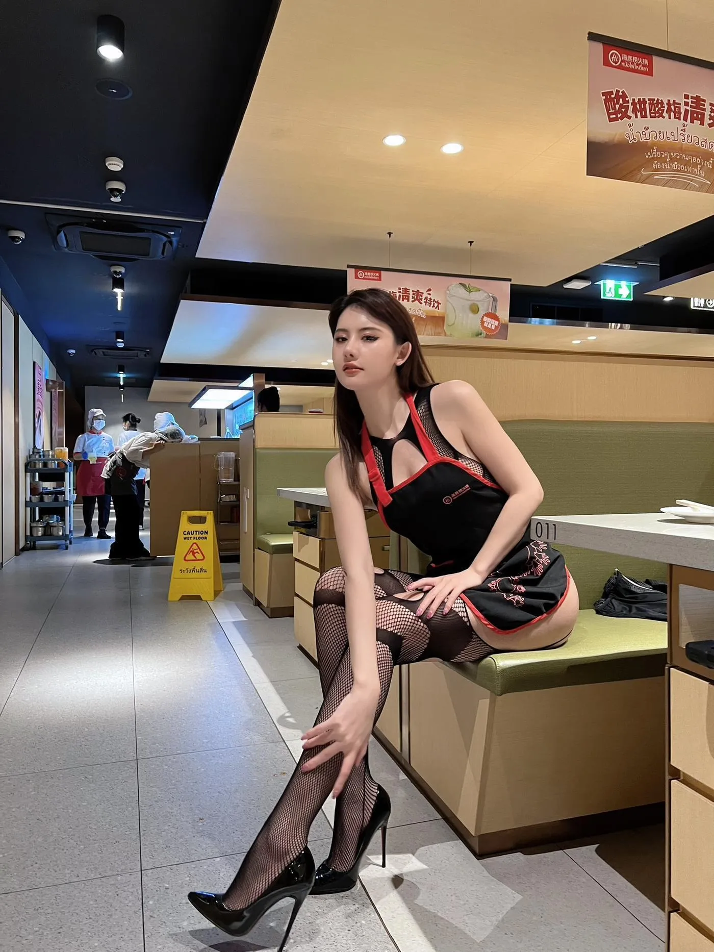 就是阿朱啊 – NO.06 5月微密圈 海底捞图书馆tutu车下午茶 [36P]插图5